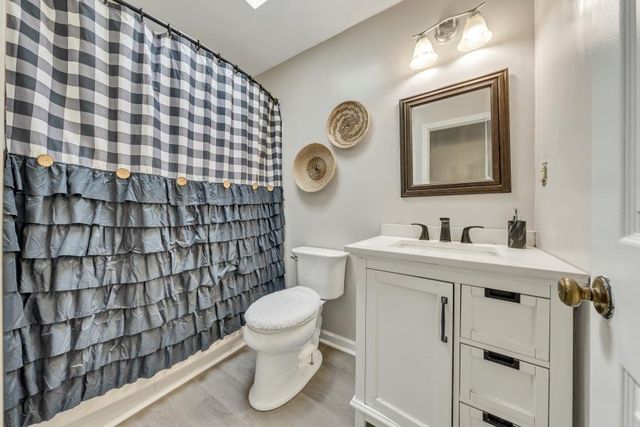 6400 Stewartsville RD, Moneta, VA 24121