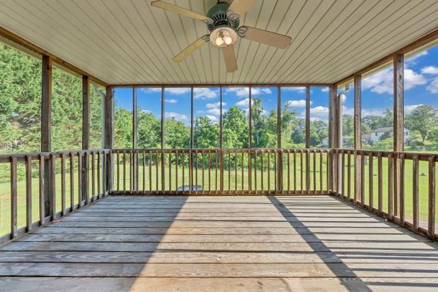 6400 Stewartsville RD, Moneta, VA 24121