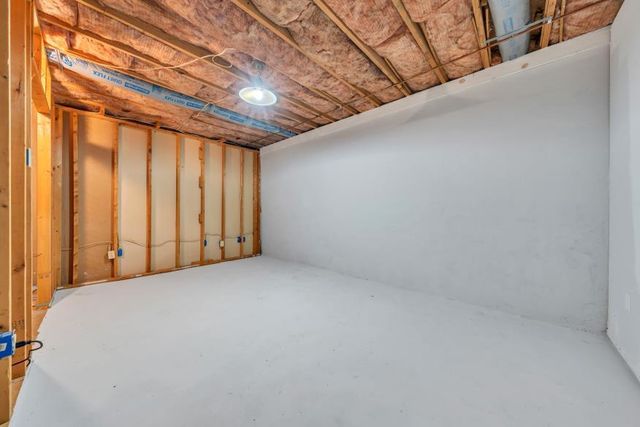 6400 Stewartsville RD, Moneta, VA 24121