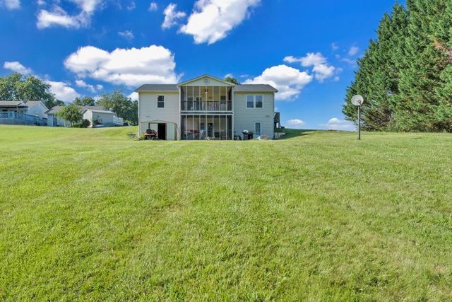6400 Stewartsville RD, Moneta, VA 24121