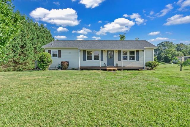 6400 Stewartsville RD, Moneta, VA 24121
