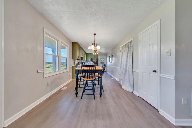 6400 Stewartsville RD, Moneta, VA 24121