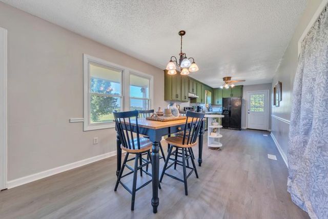 6400 Stewartsville RD, Moneta, VA 24121
