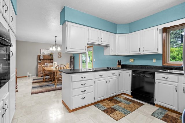 3900 NW 16th St, Minot, ND 58703