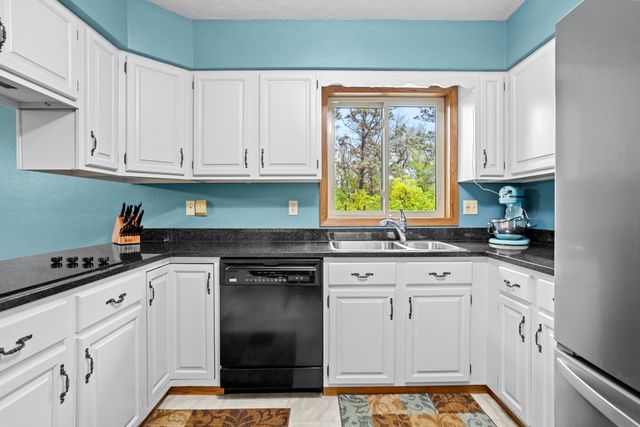 3900 NW 16th St, Minot, ND 58703