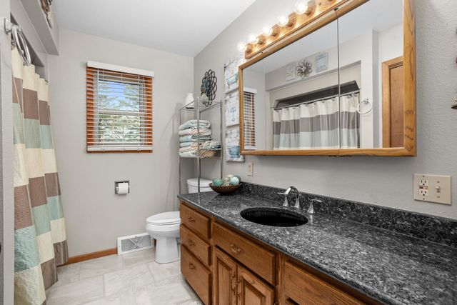 3900 NW 16th St, Minot, ND 58703