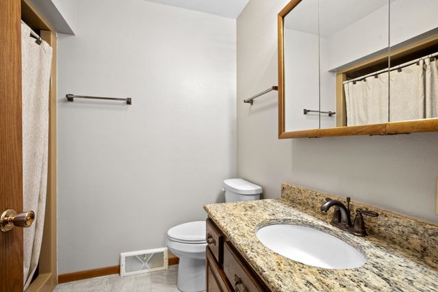 3900 NW 16th St, Minot, ND 58703