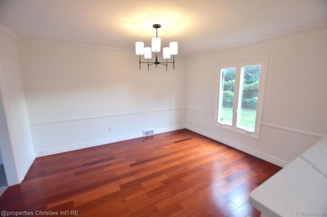 4217 COVERED BRIDGE Road, Bloomfield Charter Township, MI 48302