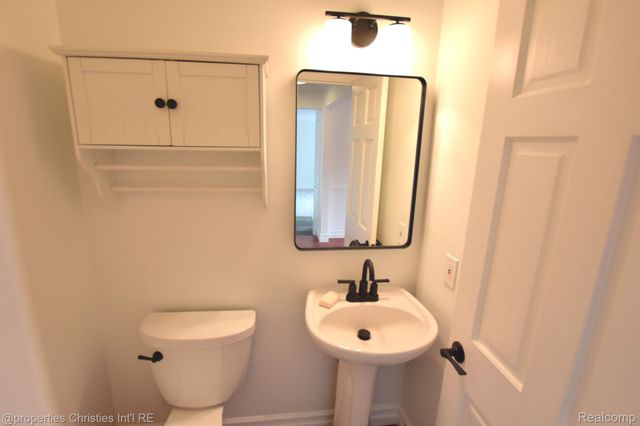 4217 COVERED BRIDGE Road, Bloomfield Charter Township, MI 48302