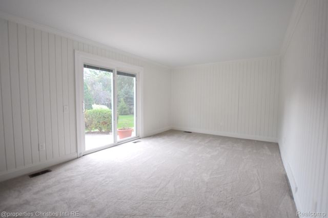 4217 COVERED BRIDGE Road, Bloomfield Charter Township, MI 48302