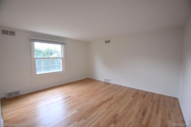 4217 COVERED BRIDGE Road, Bloomfield Charter Township, MI 48302