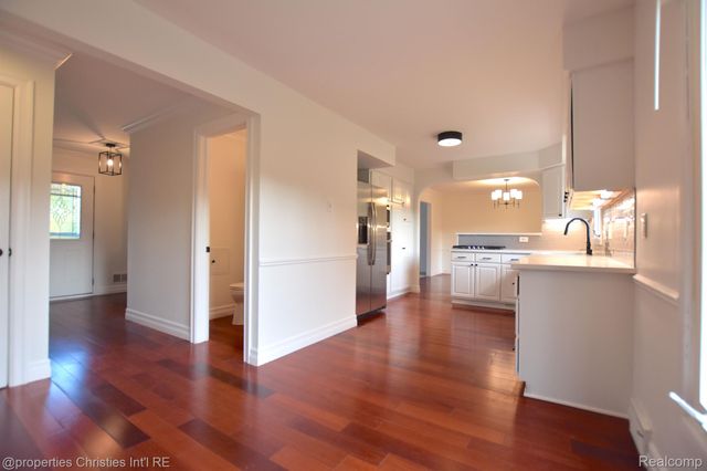 4217 COVERED BRIDGE Road, Bloomfield Charter Township, MI 48302