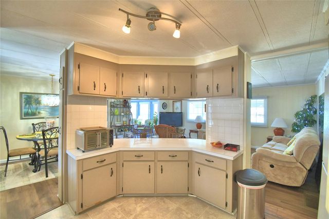 112 PARADISE LANE, Auburndale, FL 33823