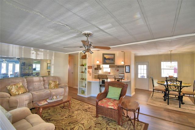 112 PARADISE LANE, Auburndale, FL 33823