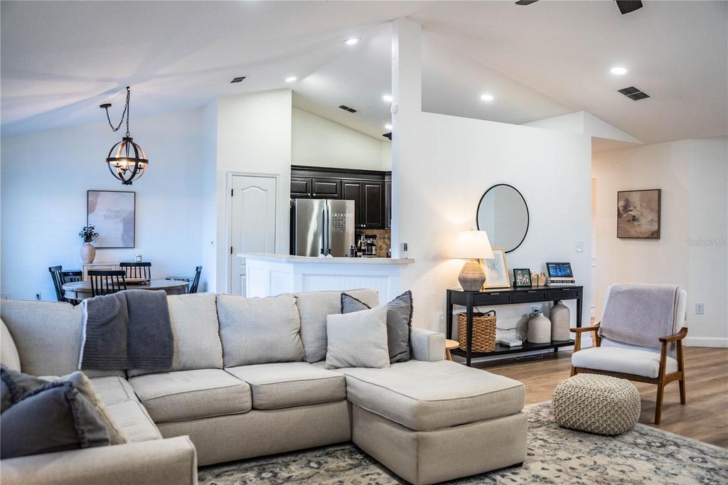 Image 11 of property listing at 2730 HIGHLANDS CREEK DRIVE, Lakeland, FL 33813