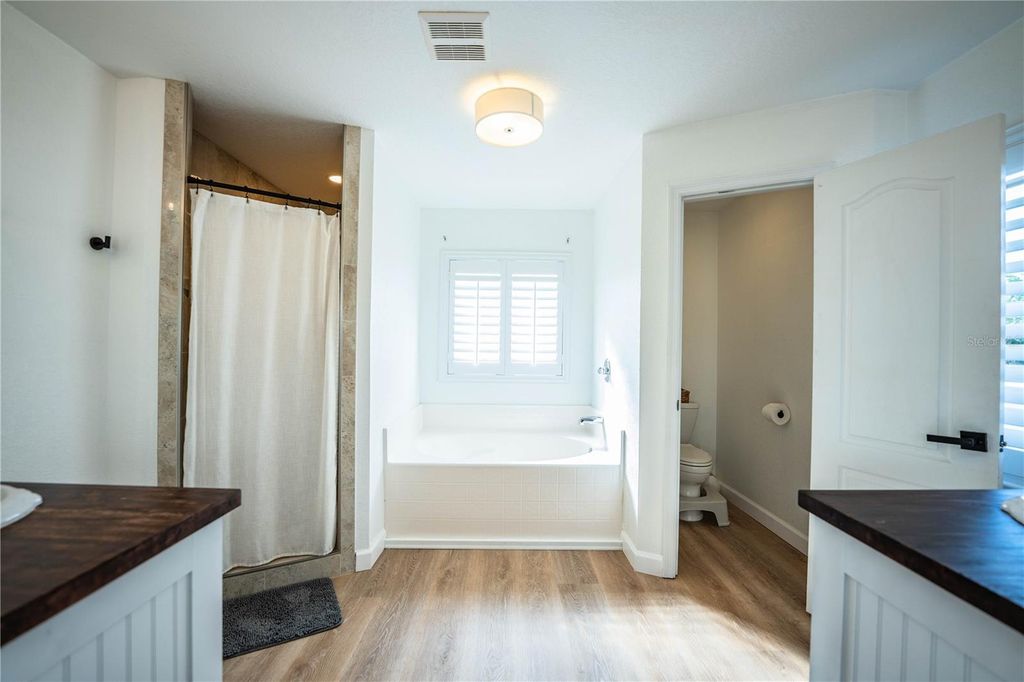 Image 20 of property listing at 2730 HIGHLANDS CREEK DRIVE, Lakeland, FL 33813