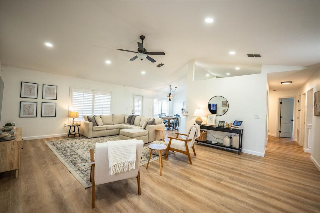 Image 7 of property listing at 2730 HIGHLANDS CREEK DRIVE, Lakeland, FL 33813