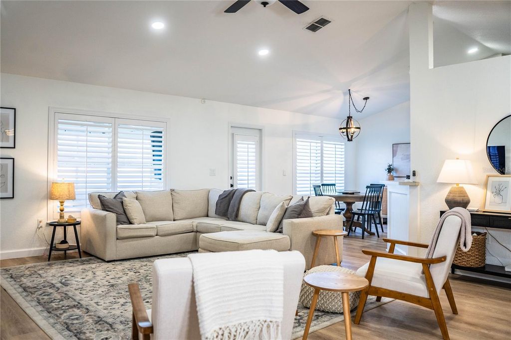 Image 10 of property listing at 2730 HIGHLANDS CREEK DRIVE, Lakeland, FL 33813