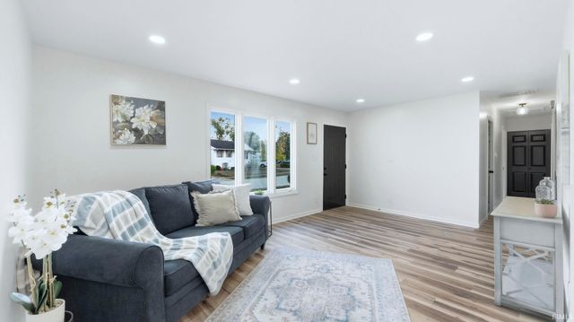 6517 Baytree Drive, Fort Wayne, IN 46825