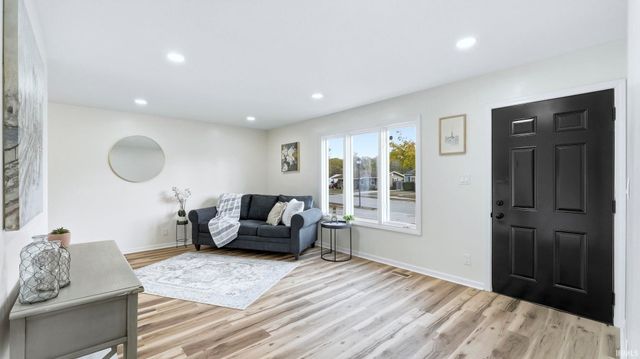 6517 Baytree Drive, Fort Wayne, IN 46825