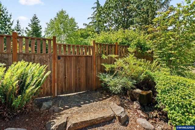 1723 Lincoln St NW, Albany, OR 97321