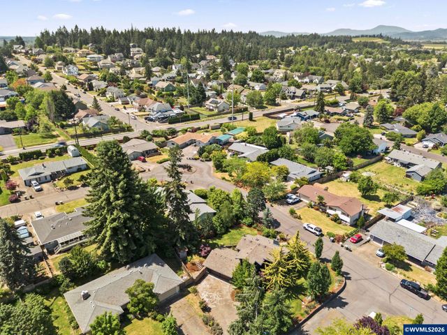 1723 Lincoln St NW, Albany, OR 97321