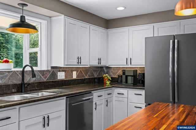 1723 Lincoln St NW, Albany, OR 97321