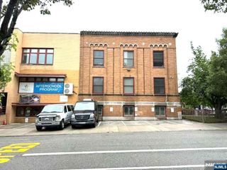 2000 West Street, Union City, NJ 07087