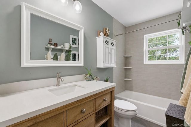 6 Lea Avenue, Manorville, NY 11949