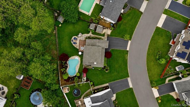 6 Lea Avenue, Manorville, NY 11949