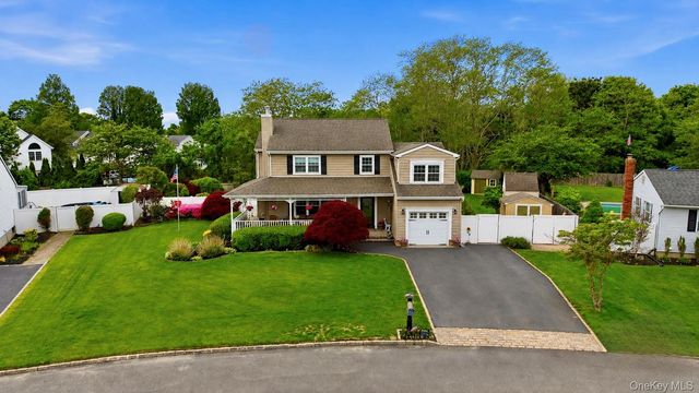6 Lea Avenue, Manorville, NY 11949