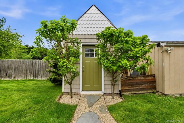 6 Lea Avenue, Manorville, NY 11949
