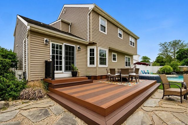 6 Lea Avenue, Manorville, NY 11949