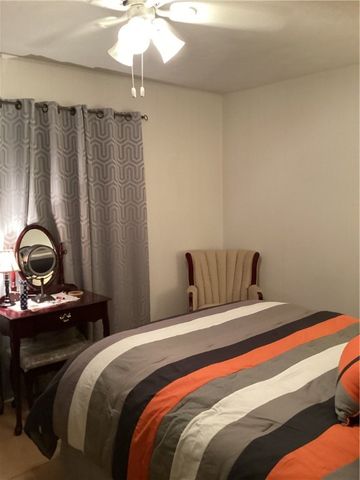 1704 Odilia St, Alice, TX 78332