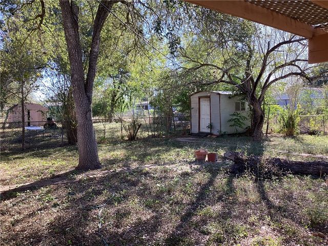 1704 Odilia St, Alice, TX 78332