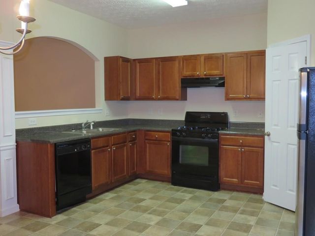 2190 Hawks Bluff Trail, Lawrenceville, GA 30044