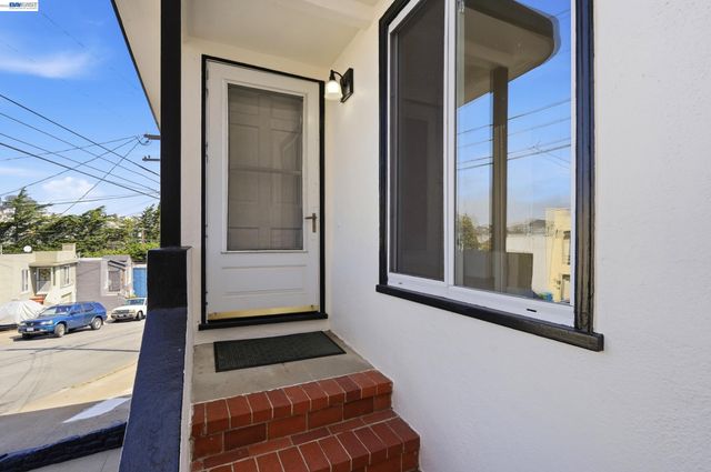 23 Stoneyford Ave, San Francisco, CA 94112