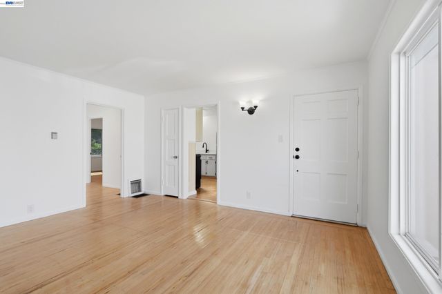 23 Stoneyford Ave, San Francisco, CA 94112