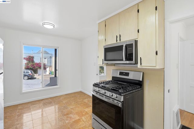 23 Stoneyford Ave, San Francisco, CA 94112