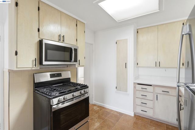 23 Stoneyford Ave, San Francisco, CA 94112