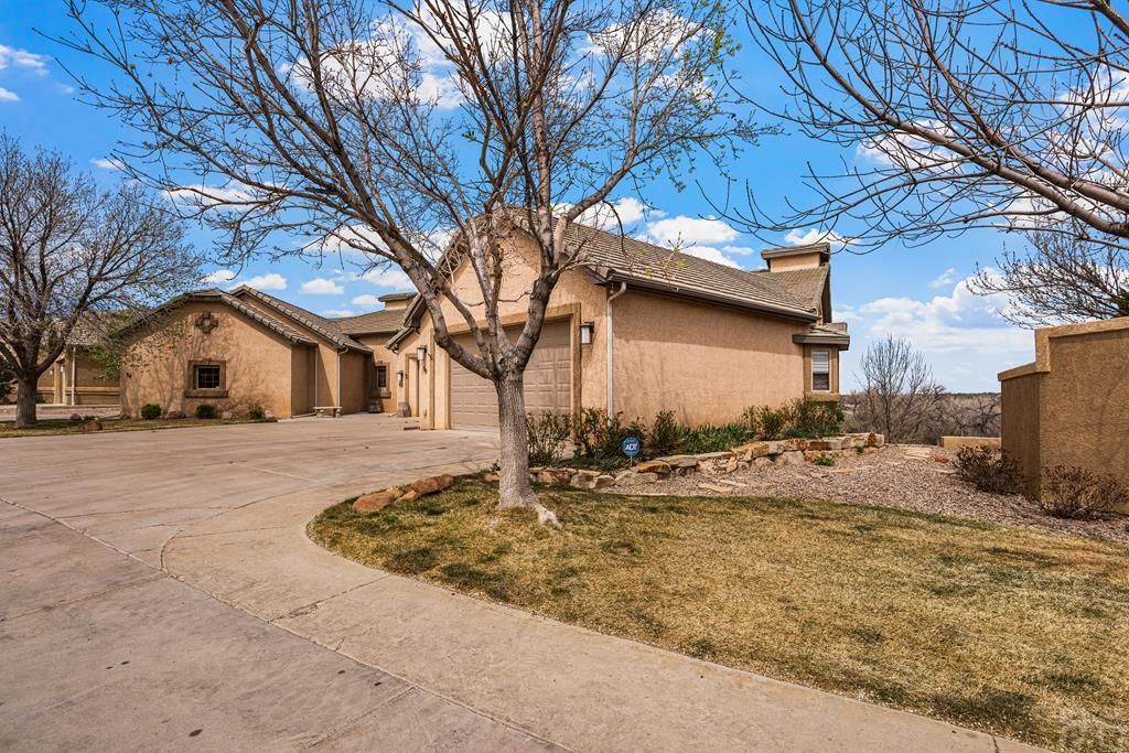 50 Aberdeen Bluff, Pueblo, CO 81004