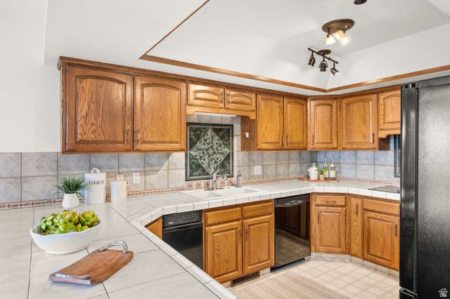 1805 ACORN CIR, Ogden, UT 84403