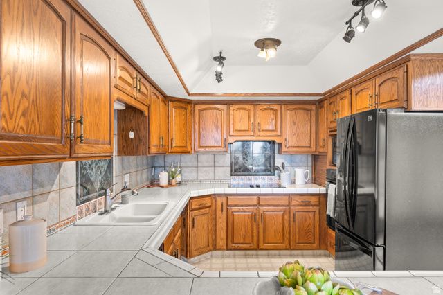 1805 ACORN CIR, Ogden, UT 84403