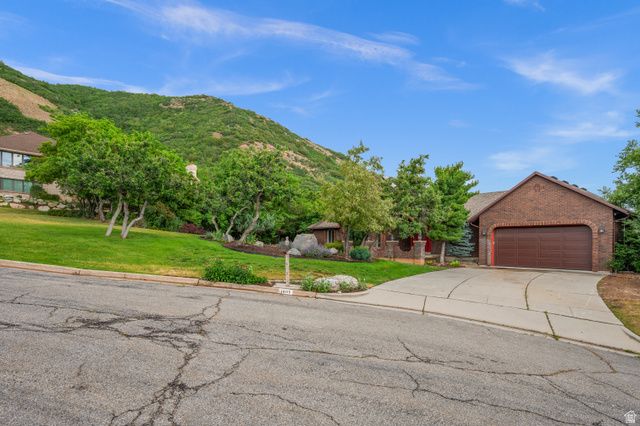 1805 ACORN CIR, Ogden, UT 84403