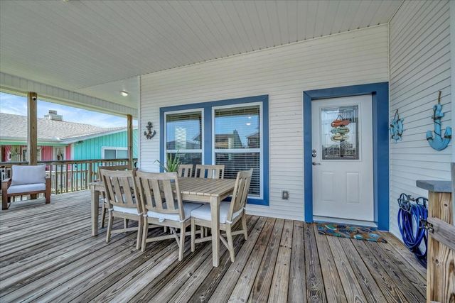 28 Dolphin Street, Bayou Vista, TX 77563