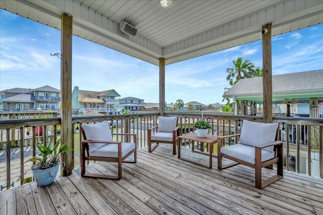 28 Dolphin Street, Bayou Vista, TX 77563