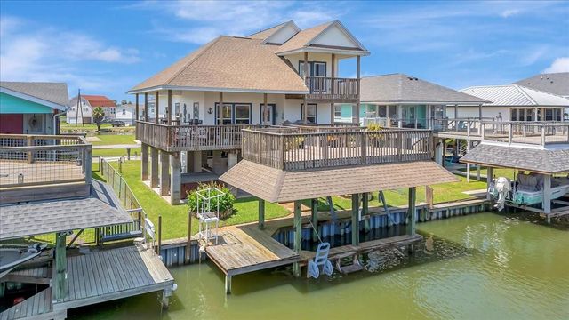 28 Dolphin Street, Bayou Vista, TX 77563