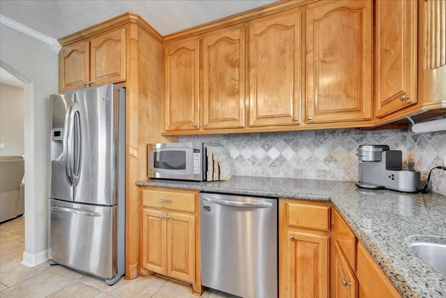 28 Dolphin Street, Bayou Vista, TX 77563