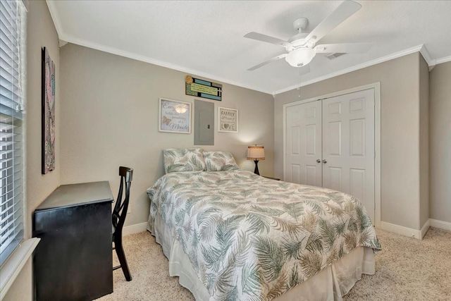 28 Dolphin Street, Bayou Vista, TX 77563