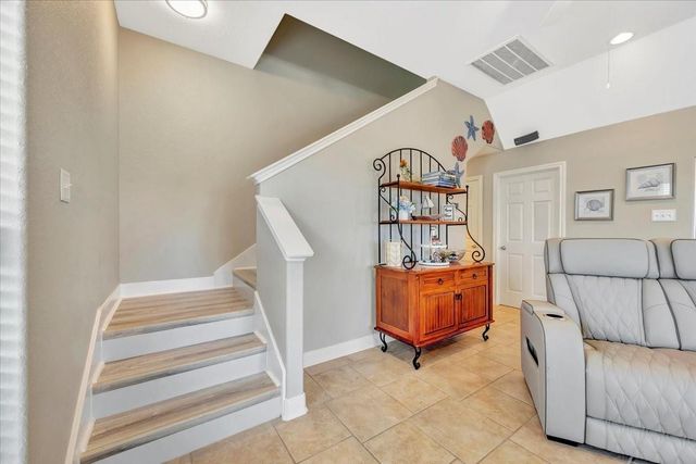 28 Dolphin Street, Bayou Vista, TX 77563